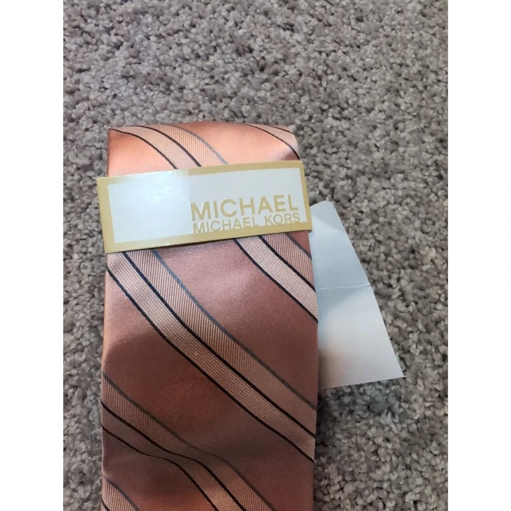MICHAEL Michael Kors refined accessory